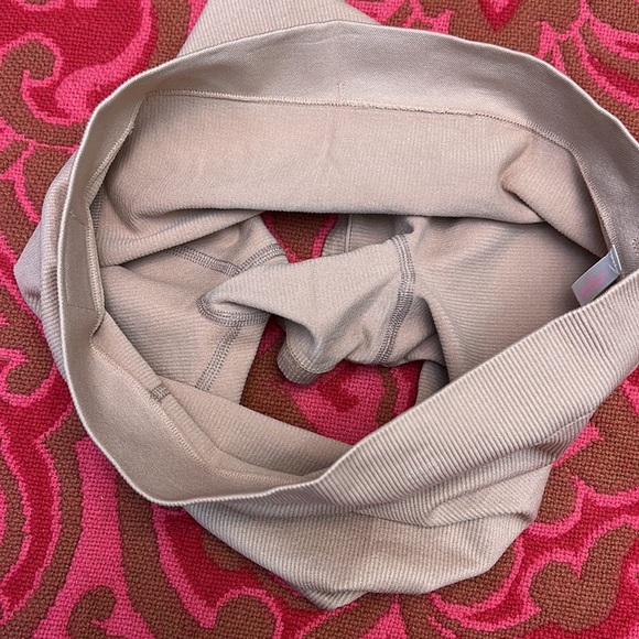 PINK VICTORIAS SECRET ACTIVE SET TAN SIZE SMALL - Picture 11 of 16